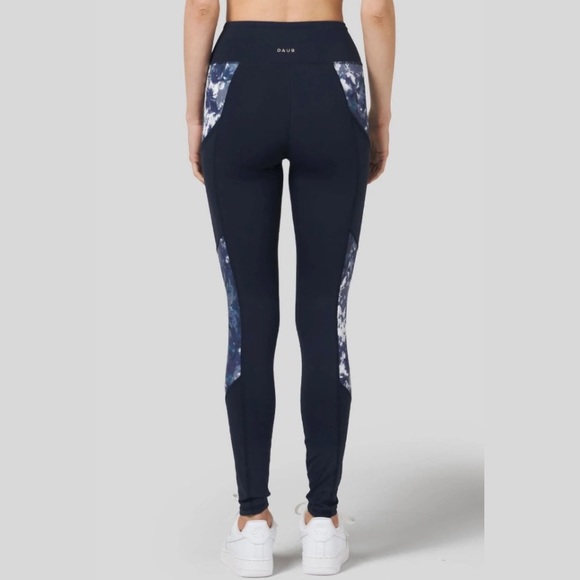 Pocket Legging in Navy + Periwinkle - Picture 3 of 9